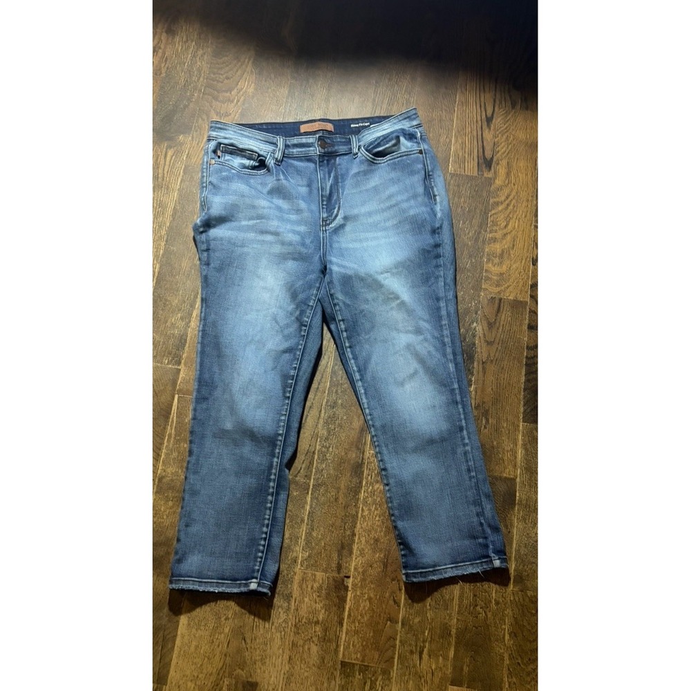 Judy Blue Women's Skinny Fit Capri Jeans Size 15/32 Medium Wash Stretch Denim